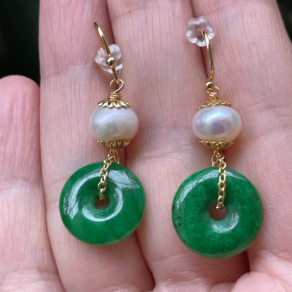 Imperial green jade cultured freshwater pearl gold tone drop earring